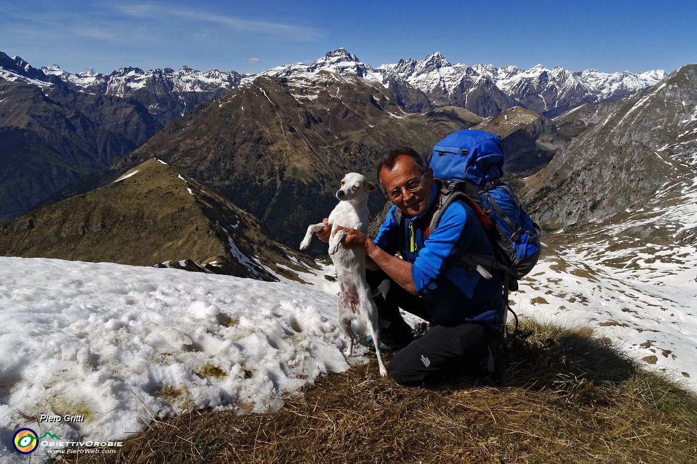 73 In vetta al Benfit (o Timogno) 2172 m) vista verso i Giganti .JPG -                                